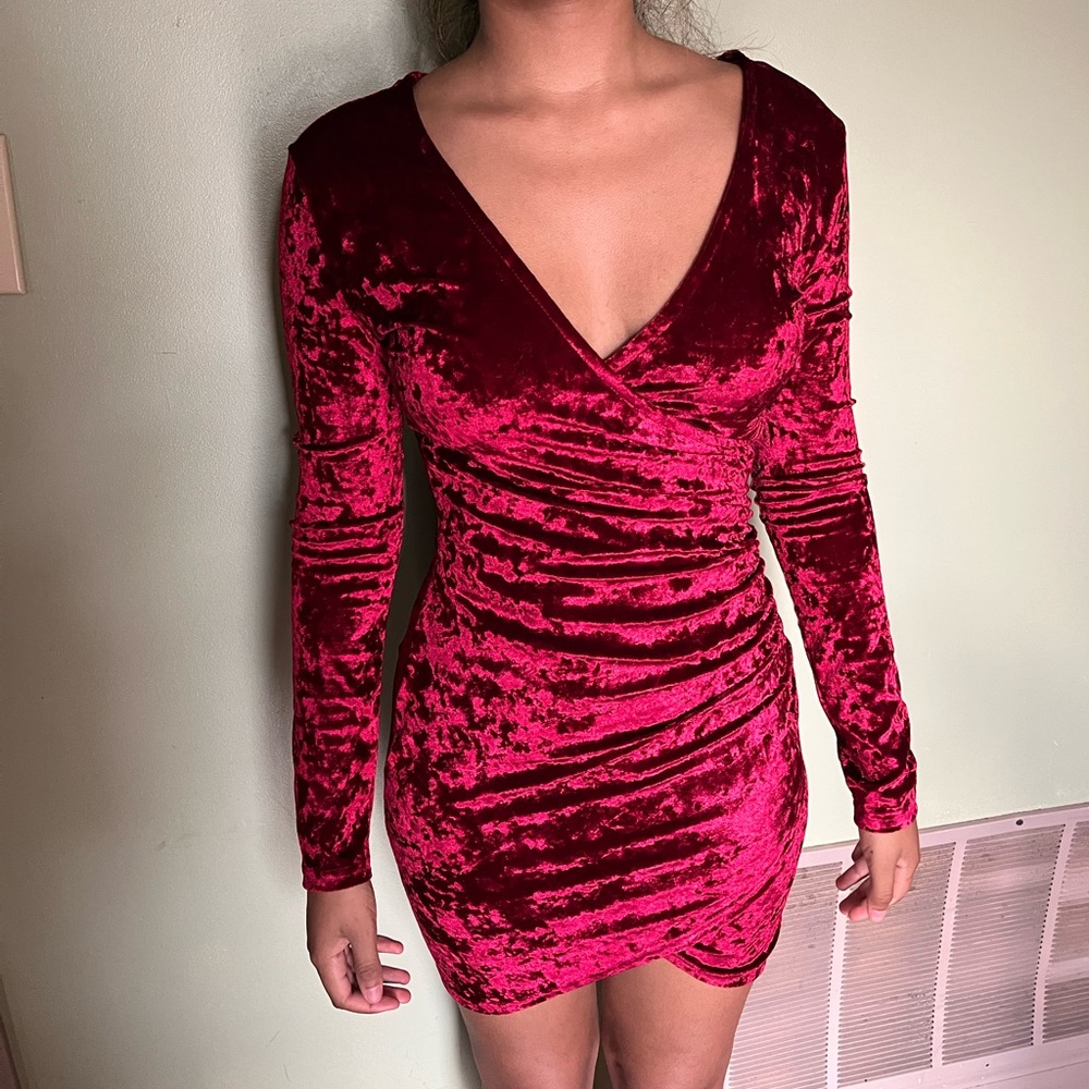 long sleeve red velvet bodycon dress